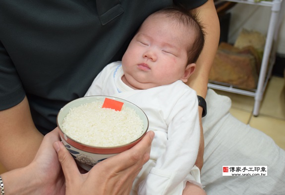 陳寶寶(新北永和區嬰兒寶寶滿月剃頭理髮、免費嬰兒剃胎毛儀式吉祥話)。中國風會場，爸媽寶貝免費穿「日中韓」古裝禮服。專業拍照、DVD光碟、證書。★購買「臍帶章、肚臍章、胎毛筆刷印章」贈送：剃頭、收涎、抓周，三選一。 2015.09.20 照片5